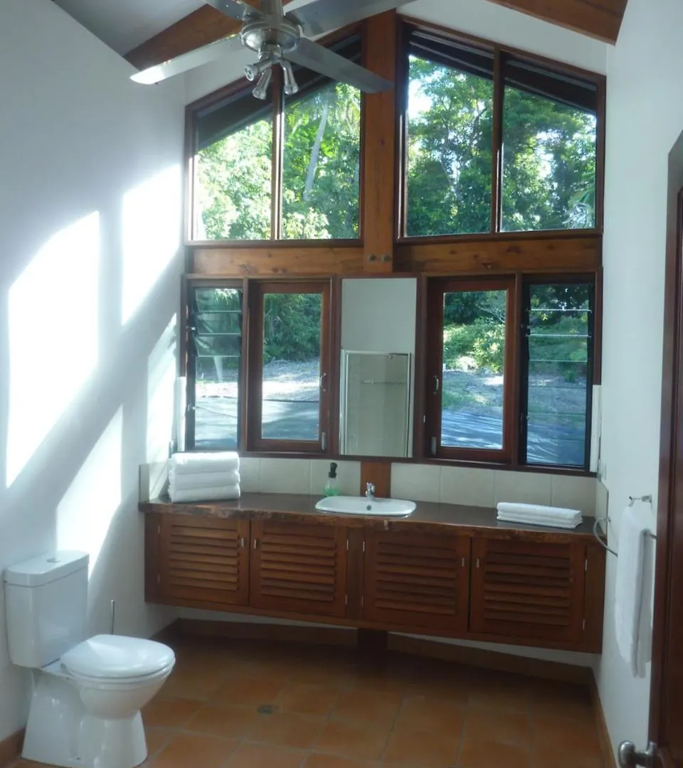 Daintree Holiday Homes - Yurara Cow Bay