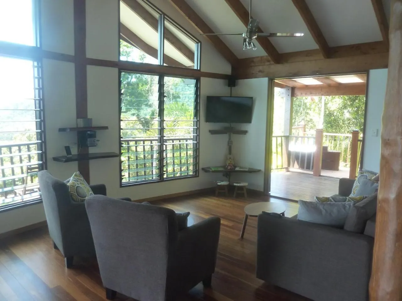 Daintree Holiday Homes - Yurara Cow Bay 0*,  Australia
