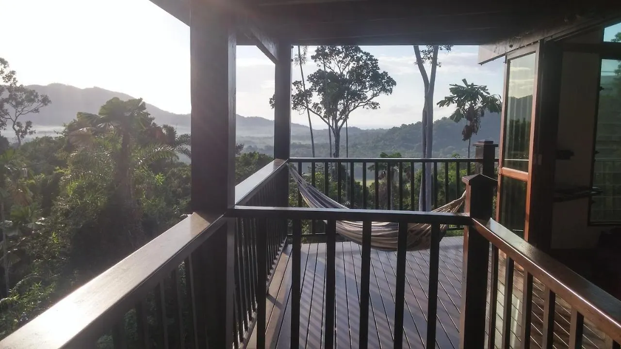 Daintree Holiday Homes - Yurara Cow Bay