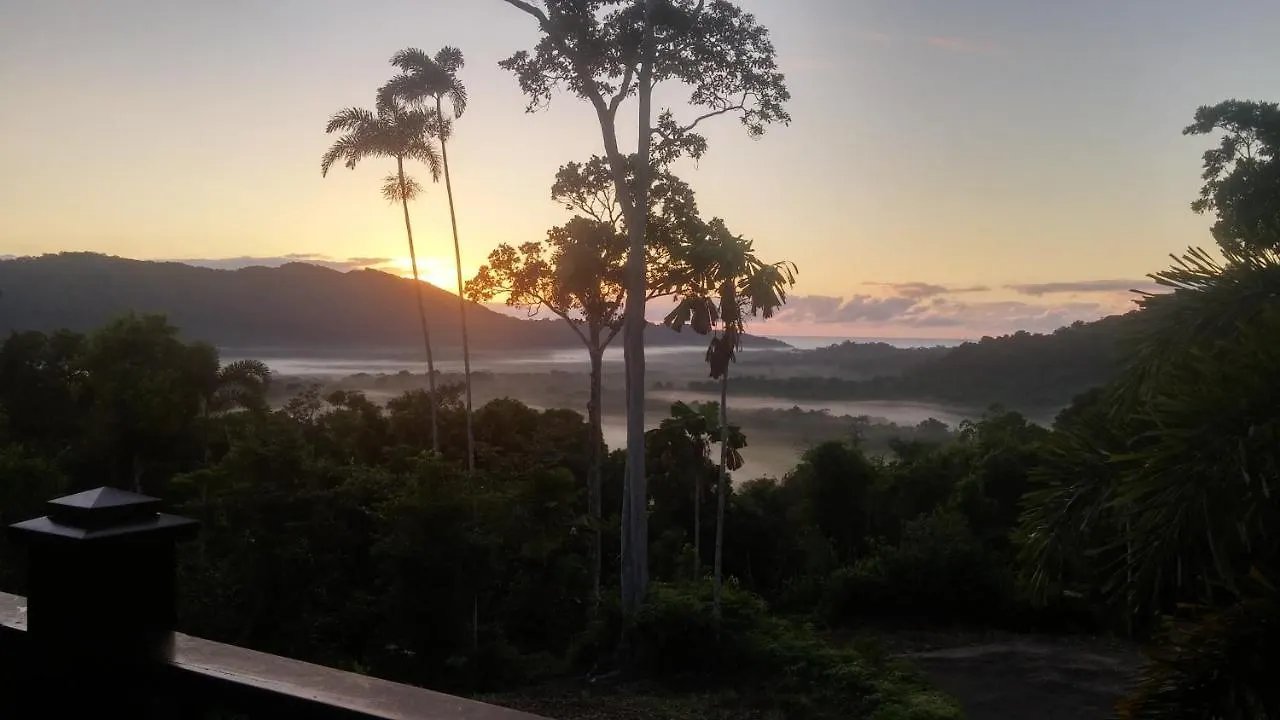 Daintree Holiday Homes - Yurara Cow Bay 0*,